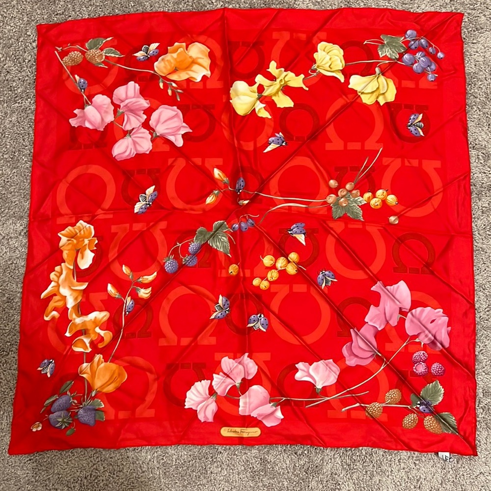 100% authentic Salvatore Ferragamo silk scarf